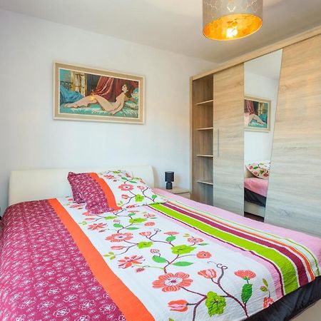 Sunny Apartment Ili Near Amfiteatar Pula Exteriör bild