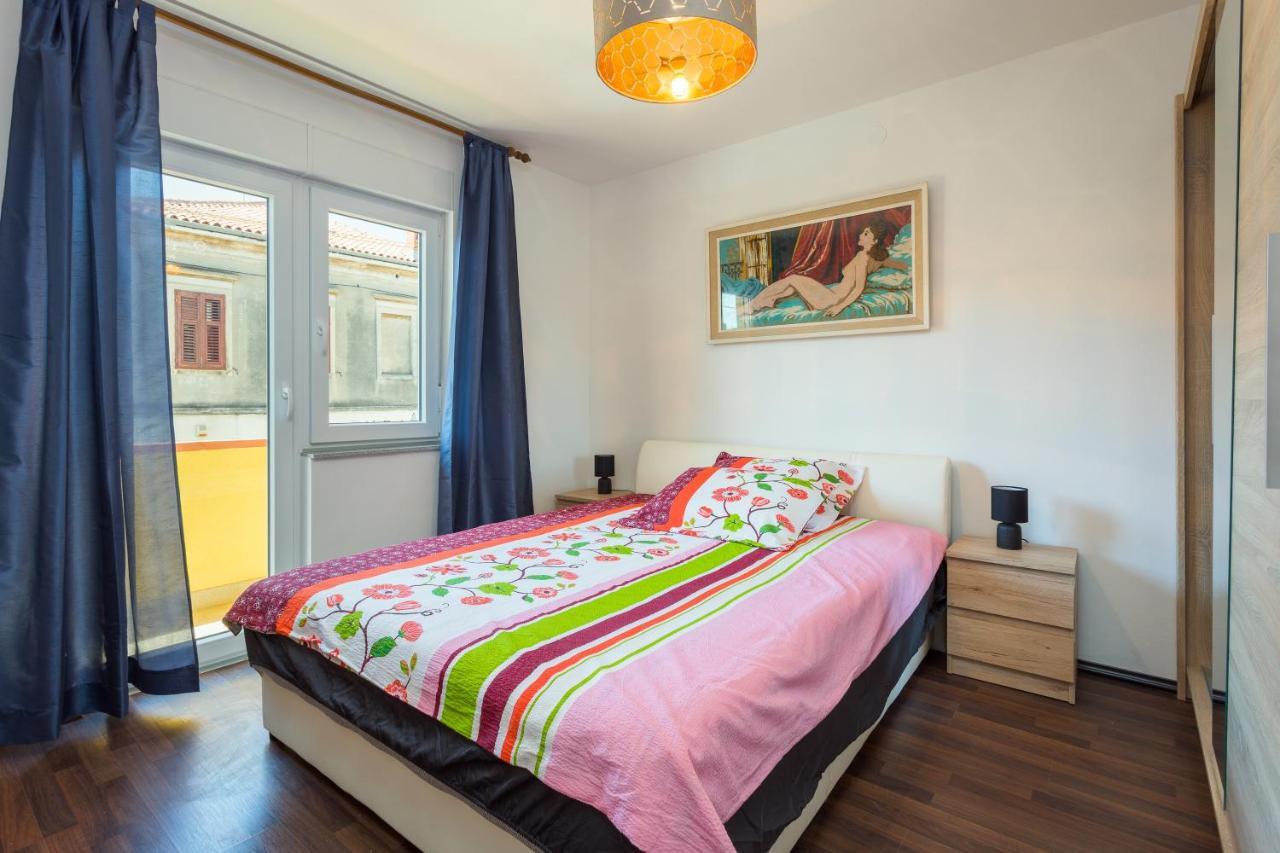 Sunny Apartment Ili Near Amfiteatar Pula Exteriör bild