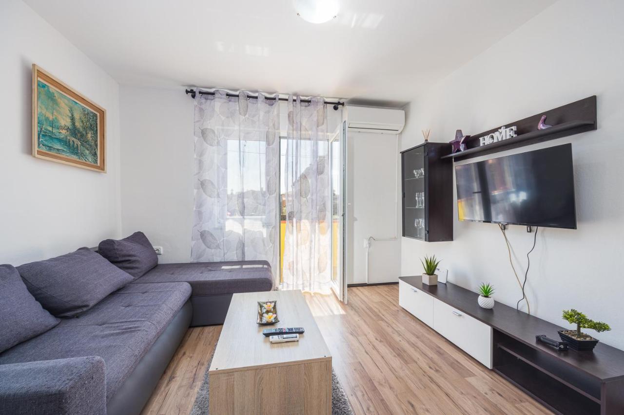Sunny Apartment Ili Near Amfiteatar Pula Exteriör bild